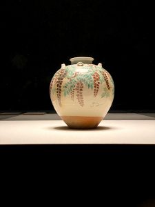 国宝「色絵藤花文茶壺」 野々村仁清　MOA美術館